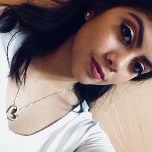 Meet your Posher, Gabriela